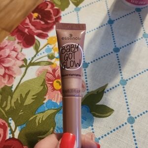 essence Baby Got Glow Liquid Highlighter — Pink Shimmer